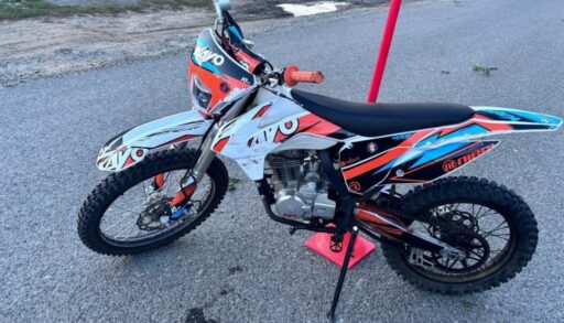 В Ялуторовске подросток на мотоцикле матери врезался в дерево