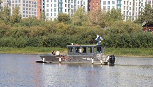 Водолазы в Тюмени проводят обследование дюкеров на дне Туры