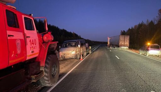 На трассе Тюмень - Ханты-Мансийск произошло массовое ДТП с грузовиками