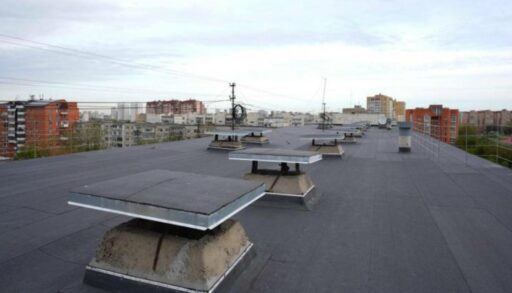 В августе в Тюменской области восстановили 17 крыш