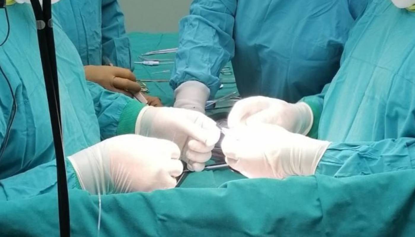 Тюменские хирурги спасли пациенту отрезанные пальцы