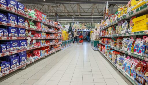 Юный тюменец месяц воровал из магазина кофе и шоколад