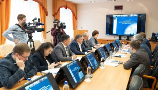 Тюменские депутаты провели совещание с 12-ю регионами