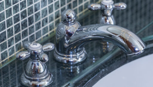 В Тюмени исследовали более 16 тысяч проб питьевой воды