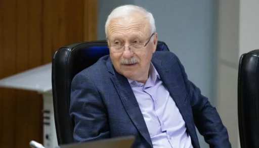 Городские депутаты Александр Захаров и Есенгалий Ибраев поделились отчётами о работе за год