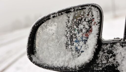 Автомобили в России подорожали до рекордных 3,43 млн ₽