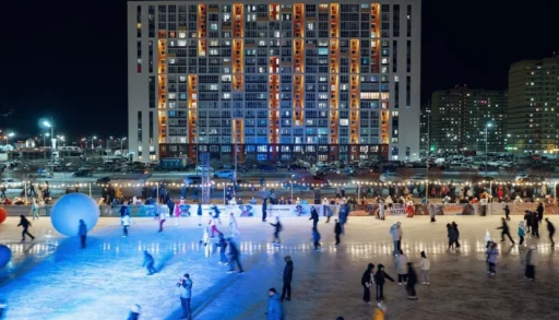 В Тюмени открылся самый большой "сердечный" каток в регионе