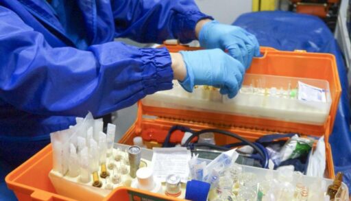 Тюменский пенсионер закапал себе в глаза спирт