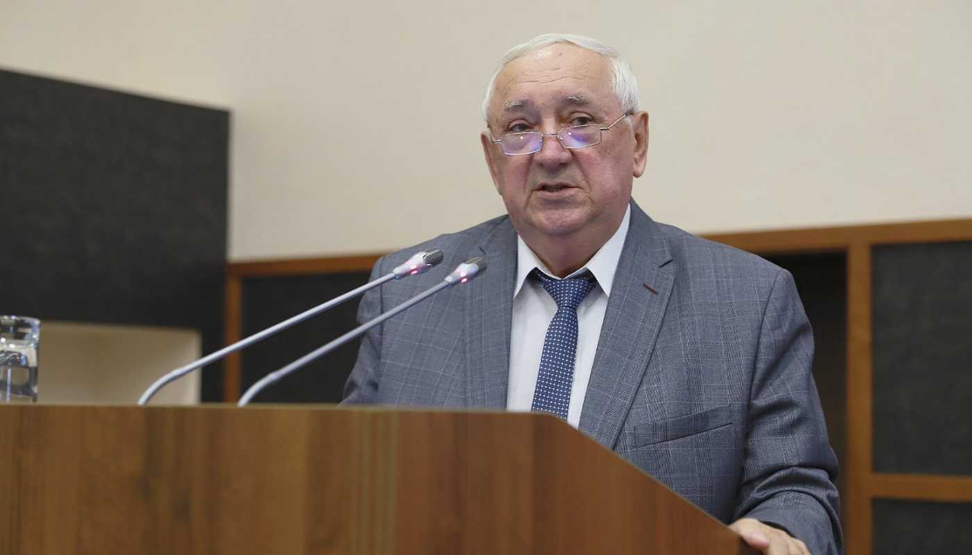 Депутаты Степан Киричук и Юрий Коновалов рассказали о своей работе за год в отчетах