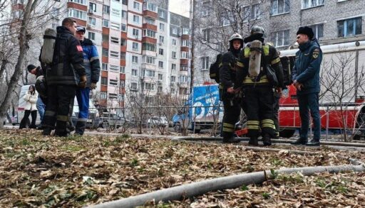 В Тюмени из горящей пятиэтажки спасли ребенка