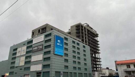 Долгострой возле тюменского ЦУМа все-таки снесут