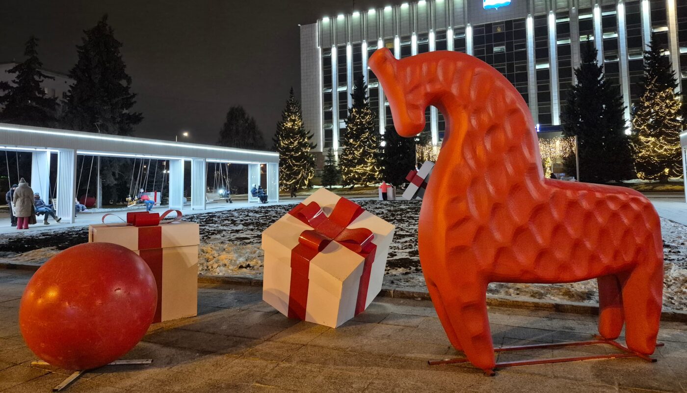 На одной из главных площадей Тюмени появился символ 2026 года