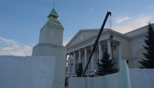 В Тюмени началось строительство главного ледового городка