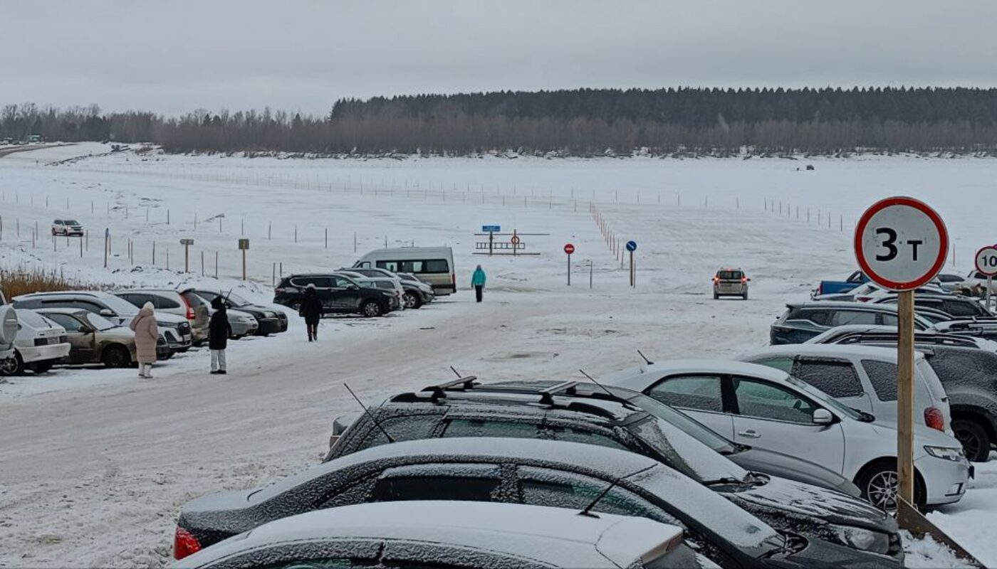В Тюменской области через реку Иртыш открыли две ледовые переправы
