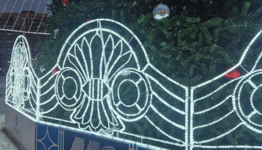 Главную ёлку Тюмени к празднику обновили