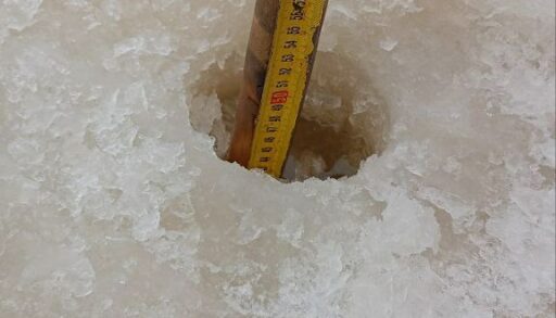 На озере в Тюменской области утонул рыбак