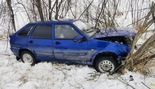 В Тобольском районе 20-летний бесправник устроил ДТП с тремя пострадавшими