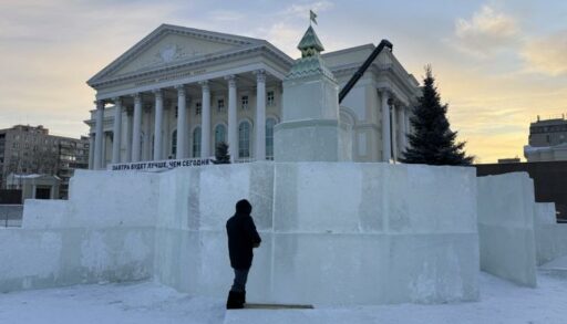 В Тюмени началось строительство главного ледового городка